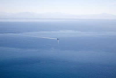 Ein Schiff (Amalfiküste, Italien)