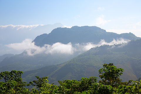 Berge nahe Phya (Laos)